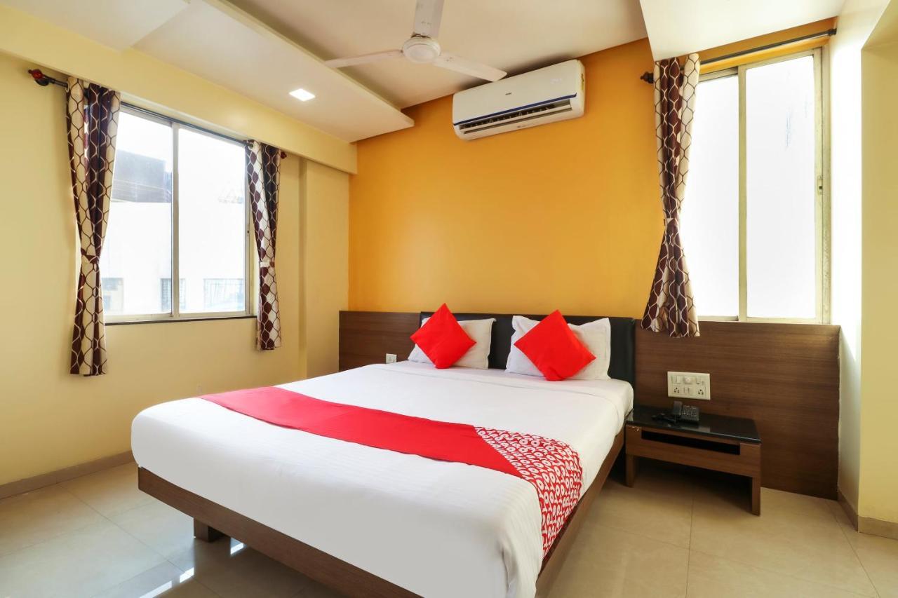 Oyo 10679 Hotel Nanashree Executive Vagholi 外观 照片