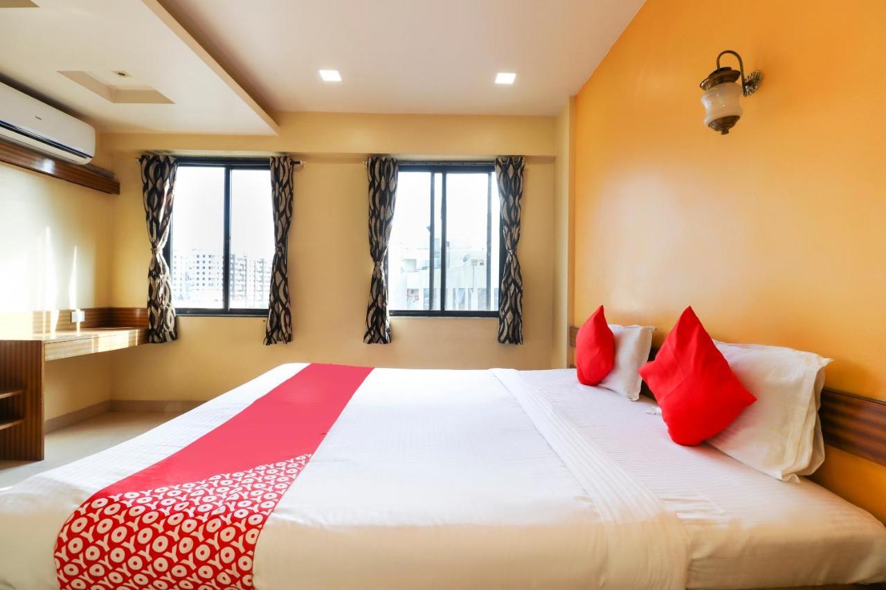 Oyo 10679 Hotel Nanashree Executive Vagholi 外观 照片