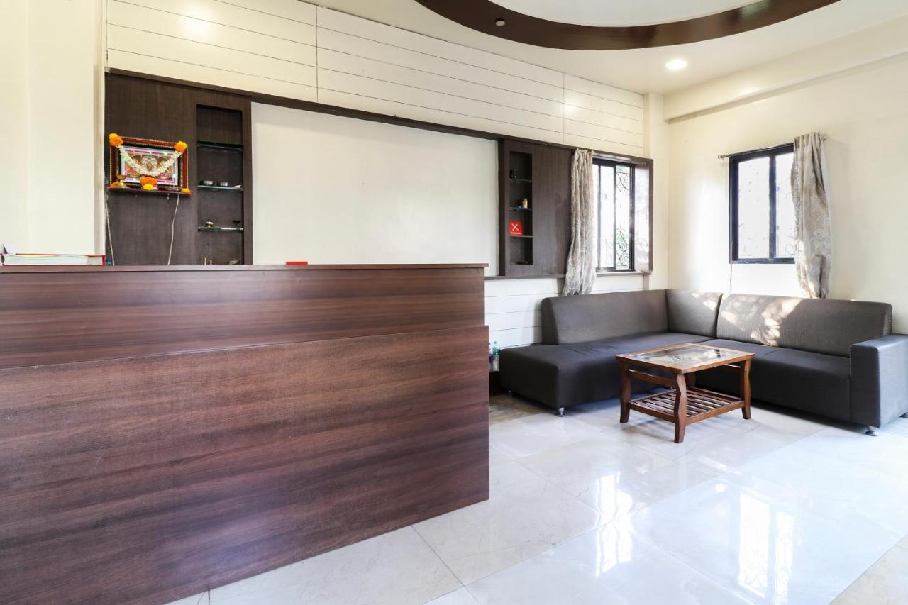 Oyo 10679 Hotel Nanashree Executive Vagholi 外观 照片