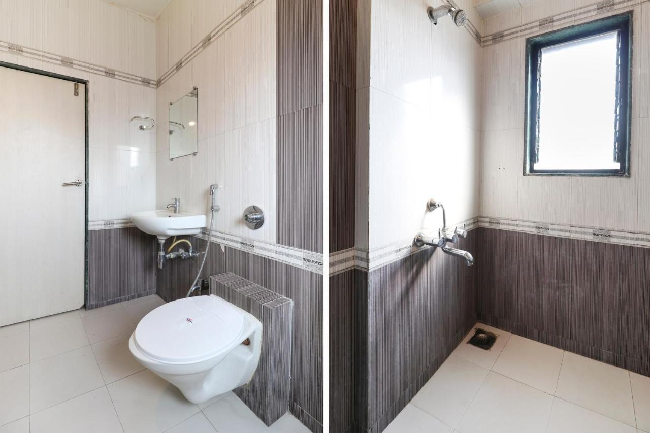 Oyo 10679 Hotel Nanashree Executive Vagholi 外观 照片